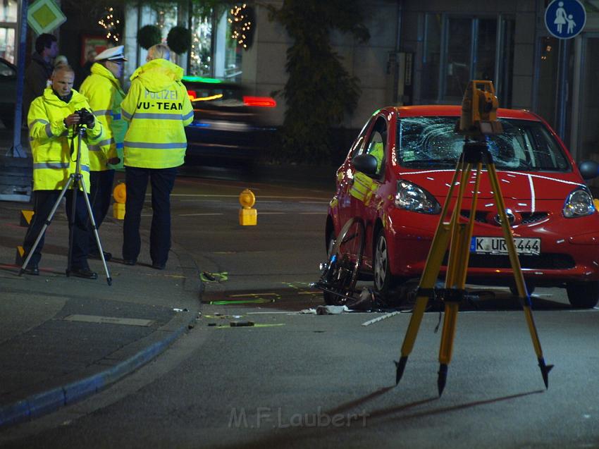 VU Rad gegen PKW Koeln Rath Roesratherstr Eilerstr P34.JPG